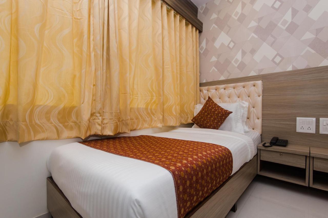 Oyo 14056 Golden Arch Otel Mumbai Dış mekan fotoğraf