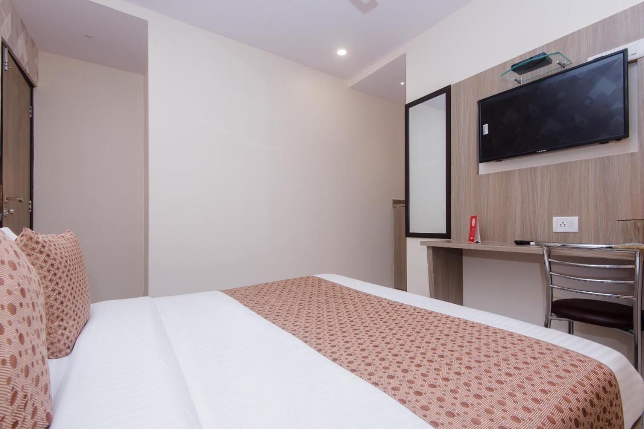 Oyo 14056 Golden Arch Otel Mumbai Dış mekan fotoğraf